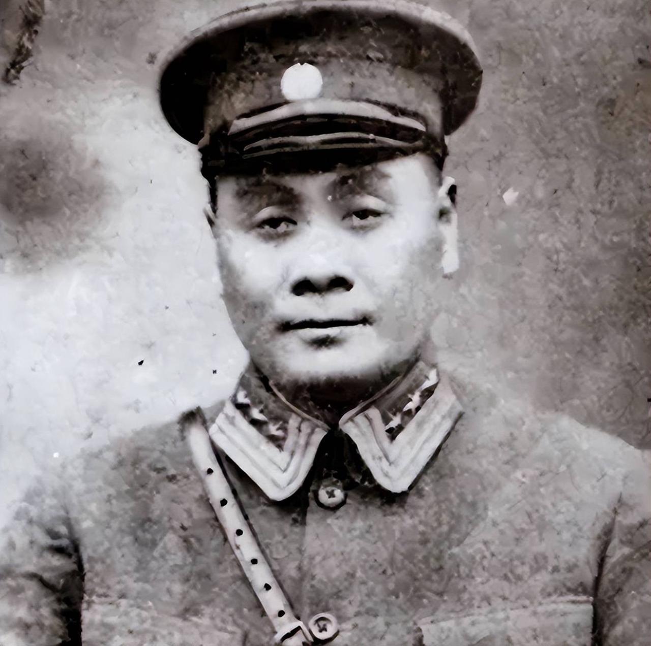 刘湘死后，四川人给了他一个很特殊的位置。不是普通坟墓，也不是随便找块地安葬，而是