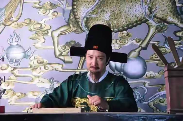 古代知县与县令在身份地位上确有差别。从起源来讲，县令出现较早，战国时期便已存在，