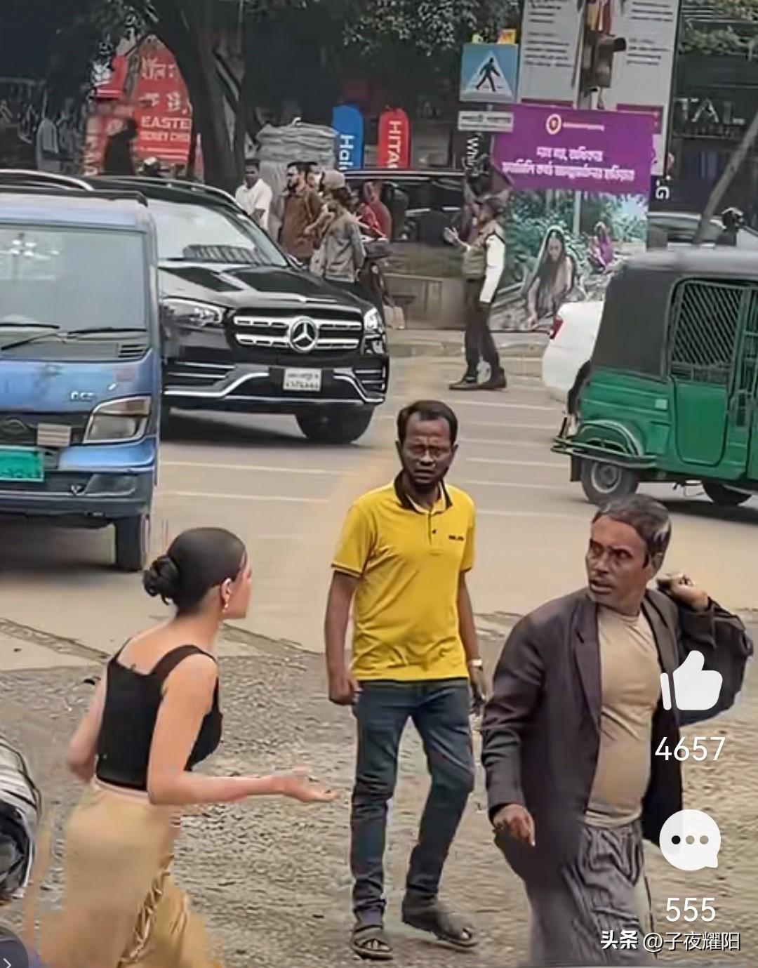 一名穿着清爽的印度高种姓女子为了测试印度底层男性对女性的态度，故意到大街上搭讪过