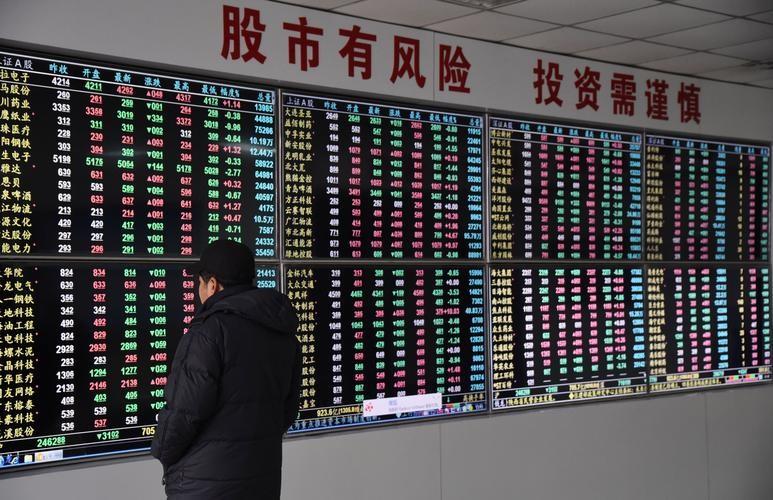 2026年的全球资本市场，像极了三桌并排开的赌场。第一桌原油，3月单月飙升63%