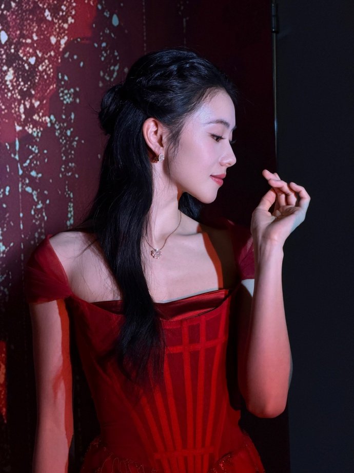 刘浩存开场造型刘浩存春晚开场造型 刘浩存春晚开场造型 