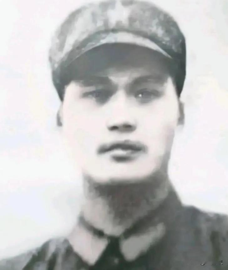 1979年，郑宏余被七八名越军包围，越军见他只有一个人，就喊话让他投降，郑宏余听
