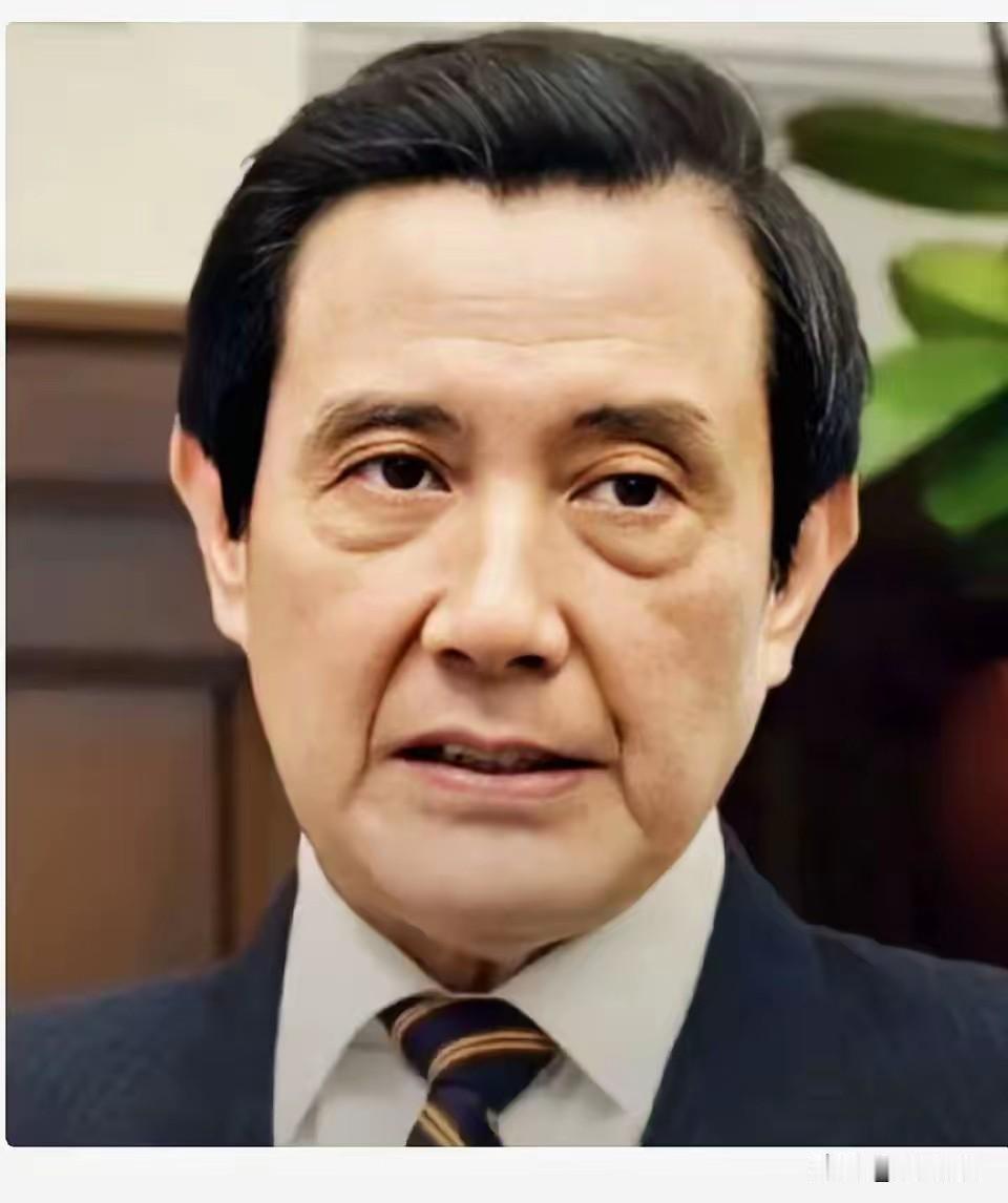 马英九是最不靠谱的人，他也是暗独的人，他推行三不，不武，不独，不统。他就是拖延时