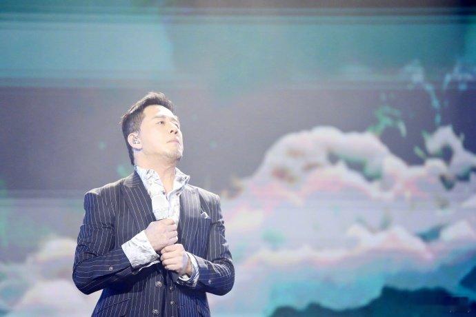 歌手排名杨坤回应淘汰歌手2026没有纠结分数和投票，杨坤回应淘汰只聊音乐本身，能