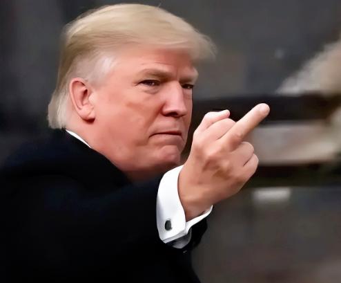 特朗普在福特工厂和工人互骂后，工人被停职，可没想到数万人连夜凑80万美金力挺这名