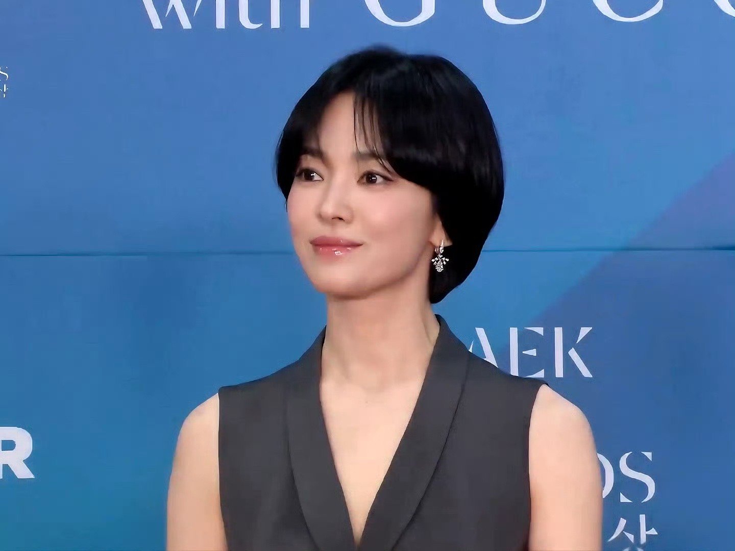 宋慧乔百想红毯短发造型也好美🥰 宋慧乔短发 ​​​
