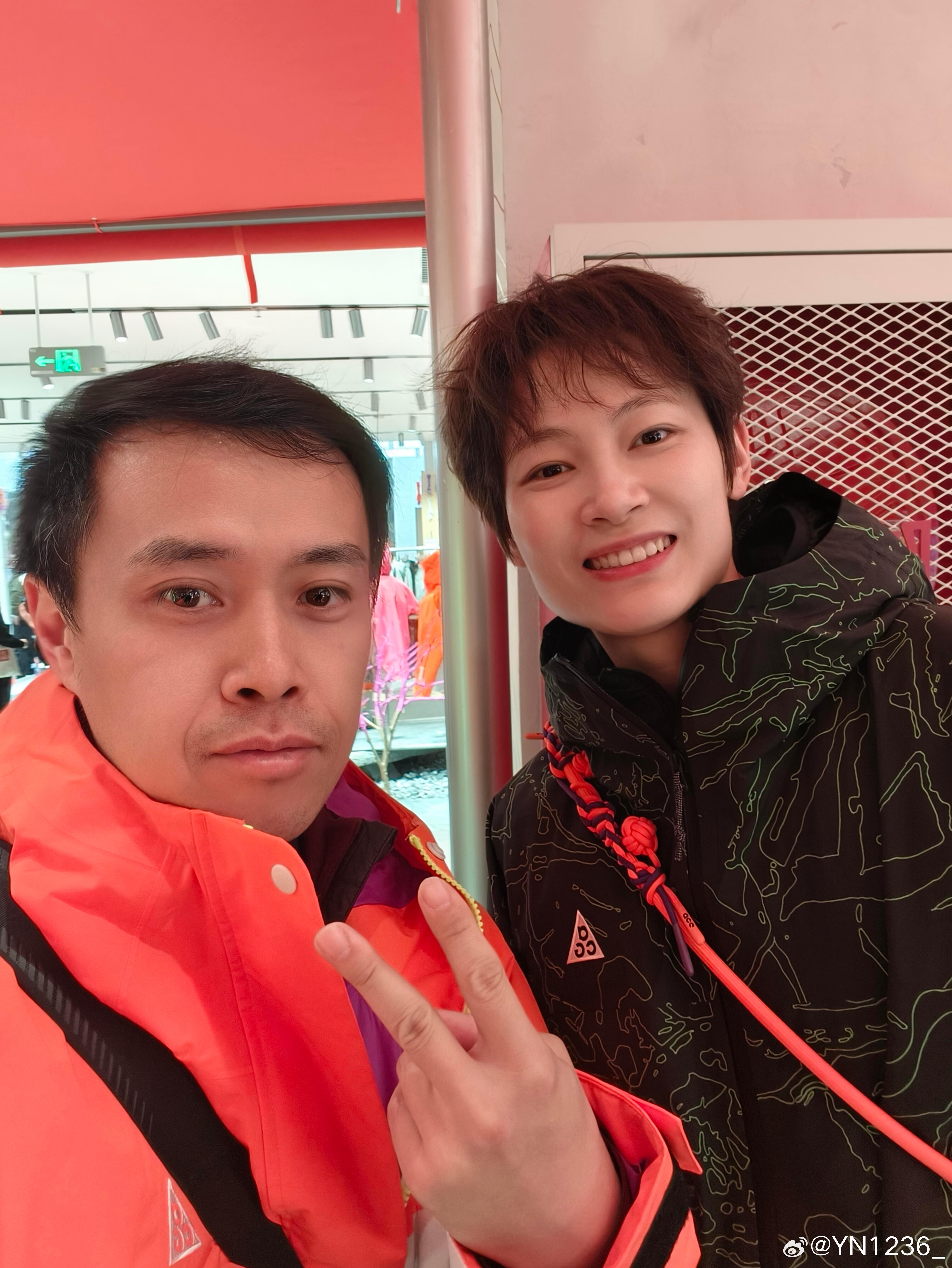 杨力维杨力维nikeacg 20260301(作者发布时间)妞姐ACG活动合照1