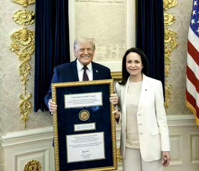 马查多说，她并不后悔将诺奖进献给特朗普。因为特朗普是唯一一位为了委内瑞拉的自由，