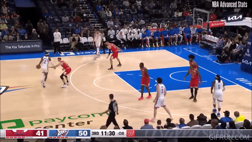 亚历山大背后的男人：克里斯保罗。保罗在雷霆的一个赛季，将自己的毕生所学传授给了亚