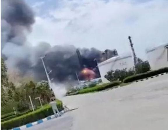 5月12日，一则消息彻底打破了伊朗战争的既定认知。这场改变战局的惊天袭击，全世界