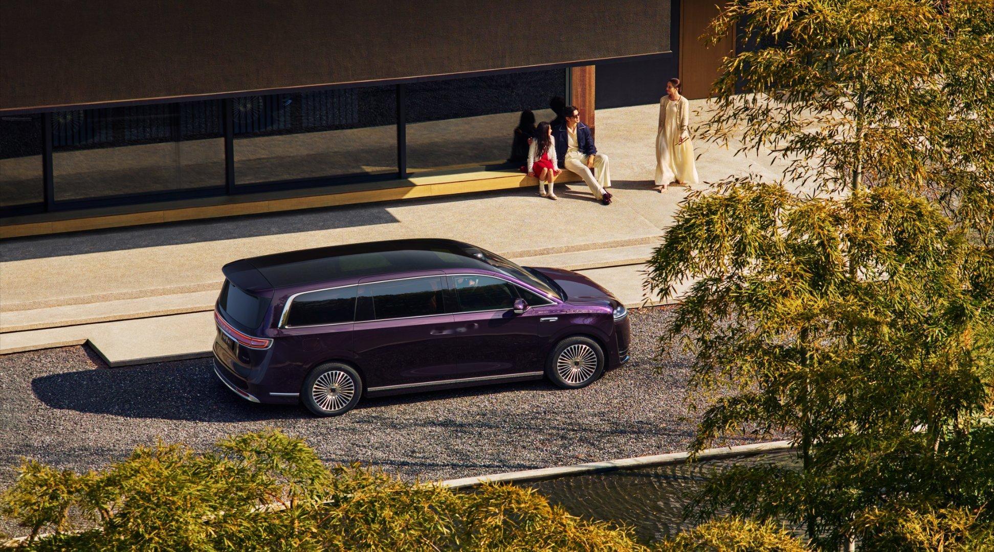 这次真的被智界V9的黑科技惊艳到了！余承东称电磁热控压铸精密性堪比3D打印，这句