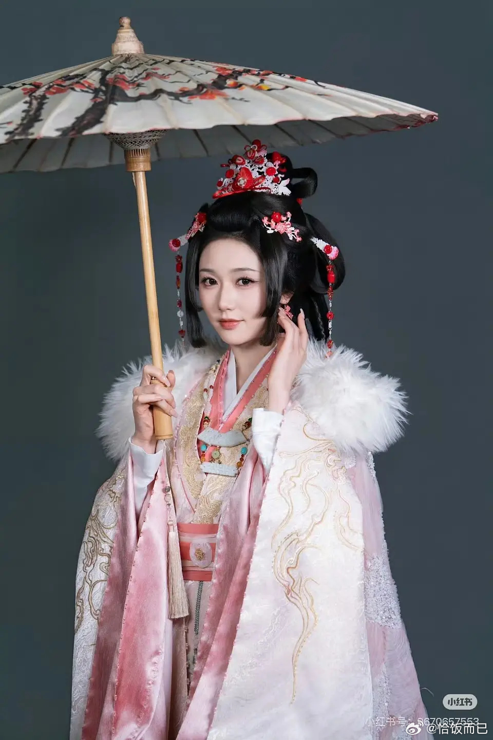 万花世界短剧版女主岳雨婷定妆