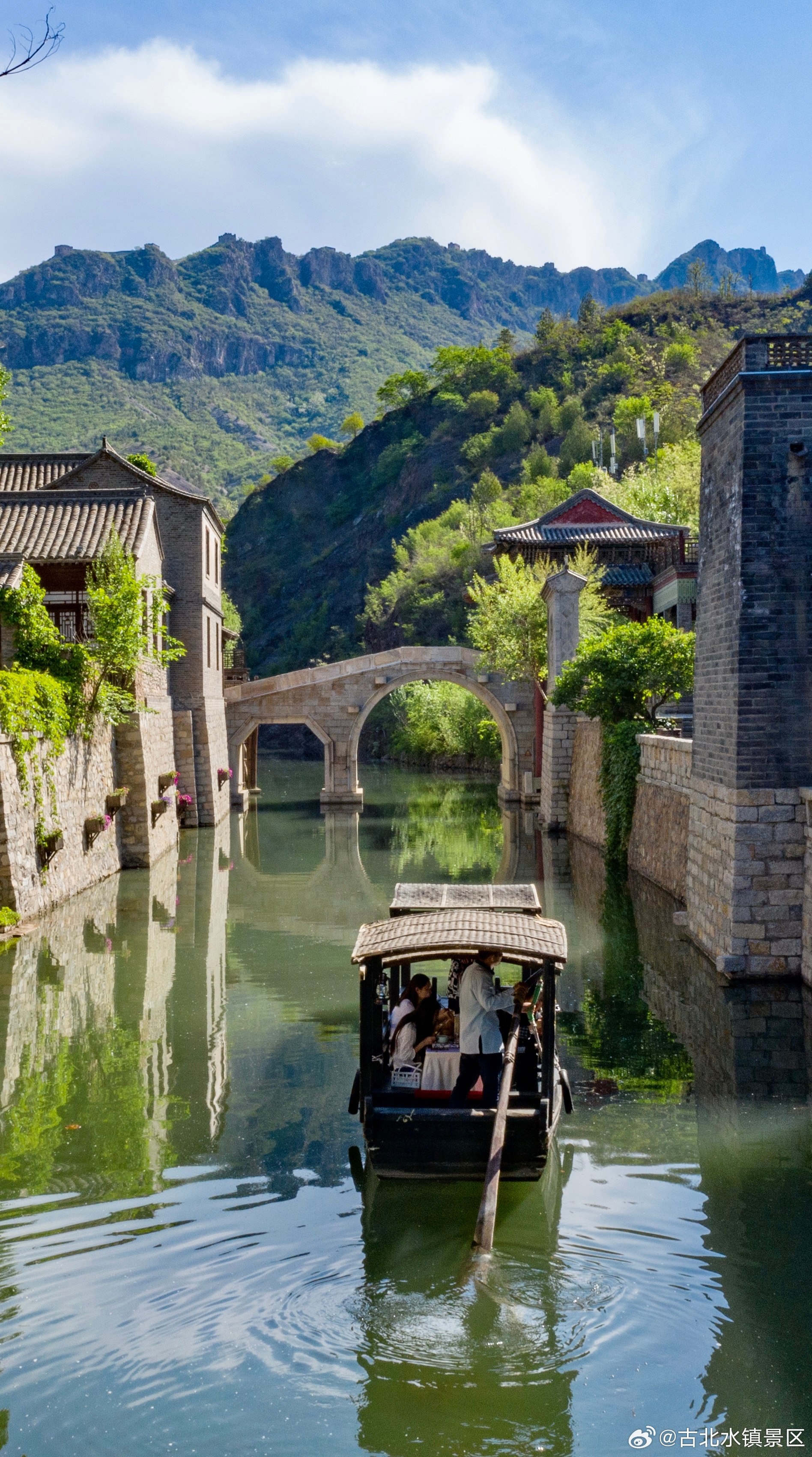 日子滚烫，岁月明亮生活最美的模样，是一步步走向心之所向早安，宝子们！～#古北水镇