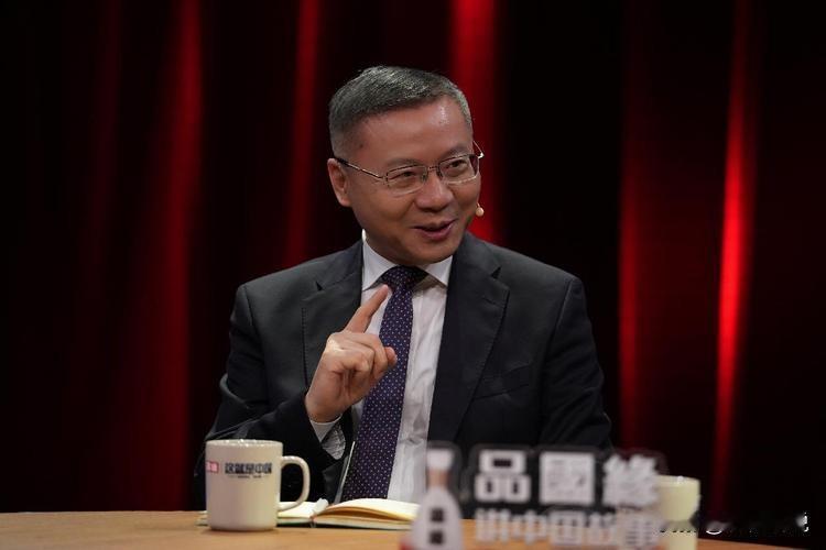 张维为谈俄乌冲突时说：世界绝大多数国家都支持俄罗斯。对此有网友评论说：“脸不红，