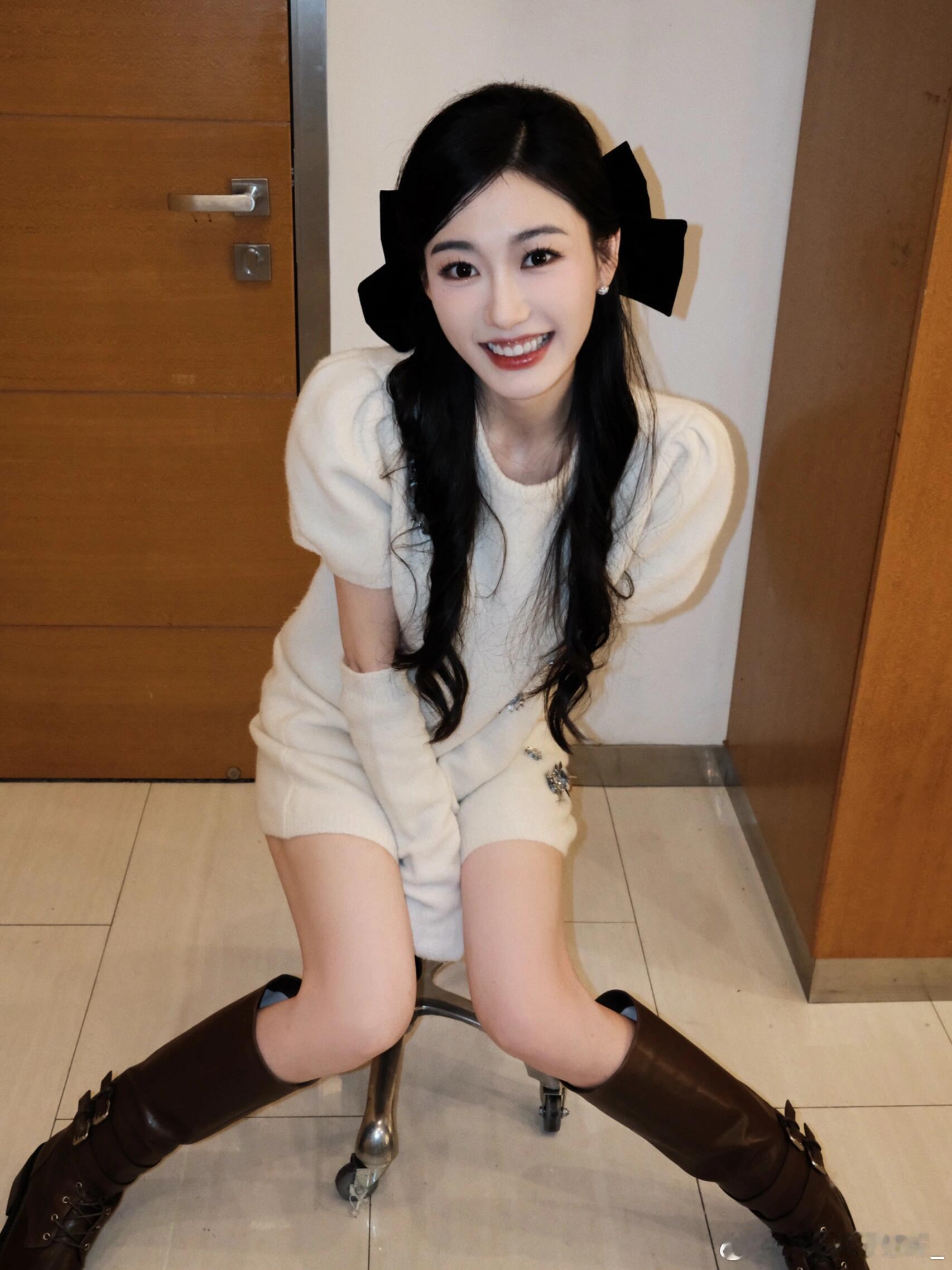 毓言cp[超话]  今晚一起来看涂先生做蛋炒饭！！乐乐言穿短裙好美哦！！毓言cp