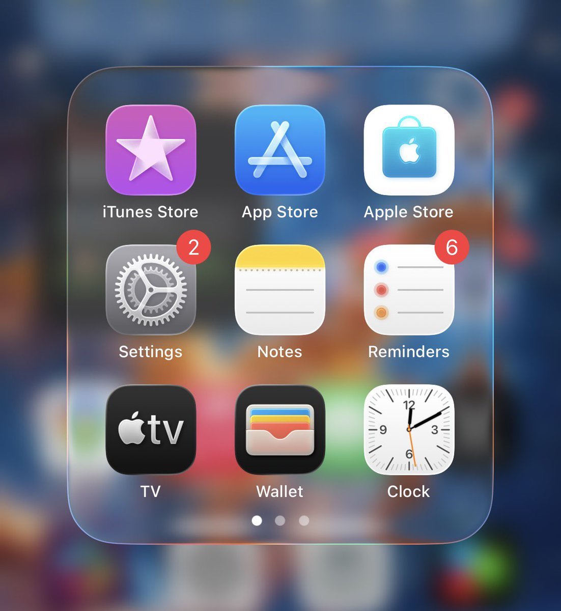 说实话，这个液态玻璃设计语言我是真喜欢