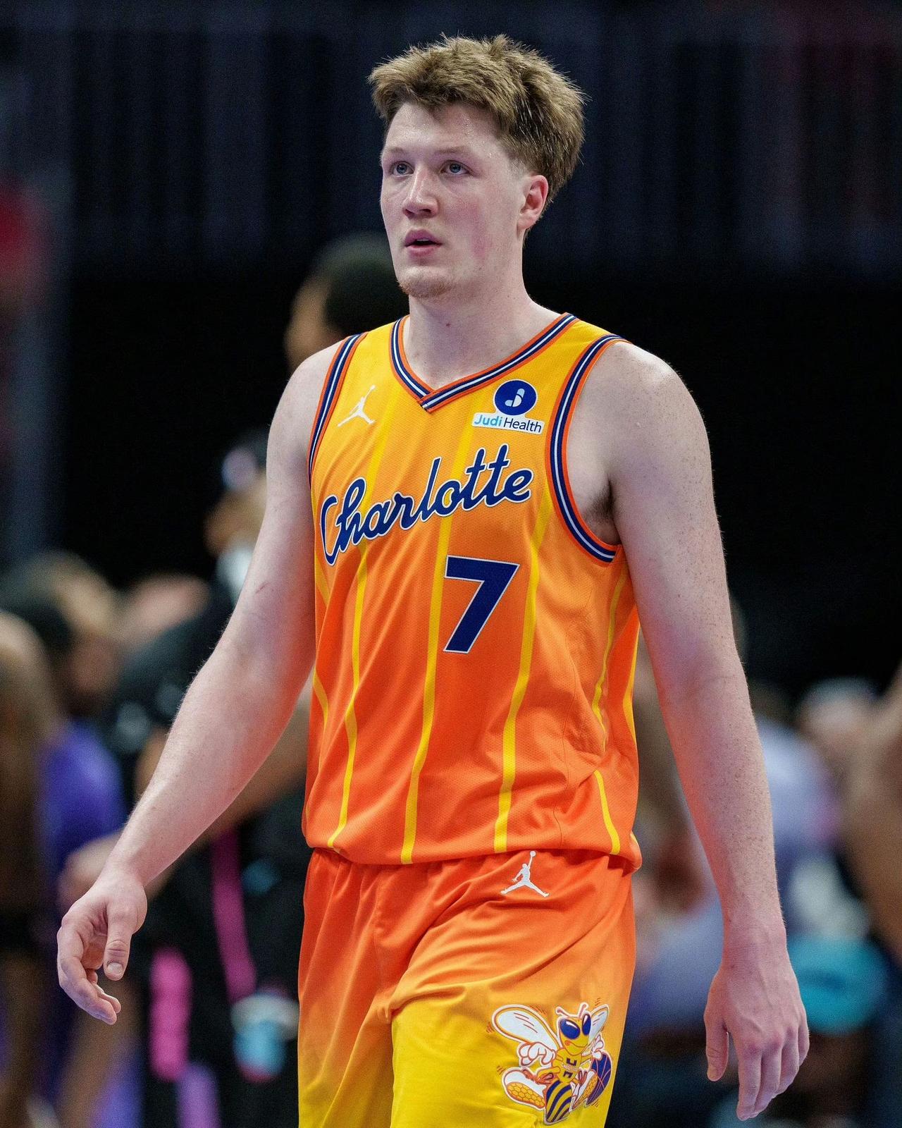 最佳新秀还有悬念吗？4号新秀克努佩尔成为历史首位登顶单季三分榜的新秀。包揽本赛季