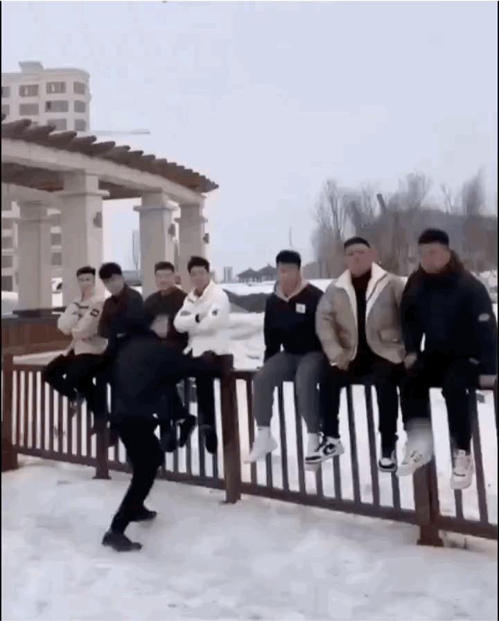G7以前是G8来着，8变成7是个明智之举，不然就会这样。 