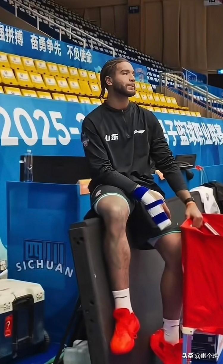 不是在找外援就是在找外援的路上，一步一槛，出出进进好几个了，合适的没太难了！
山