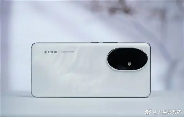 兄弟们，荣耀200 Pro 又推送更新了，要不要冲呢？说实话，这一次MagicO