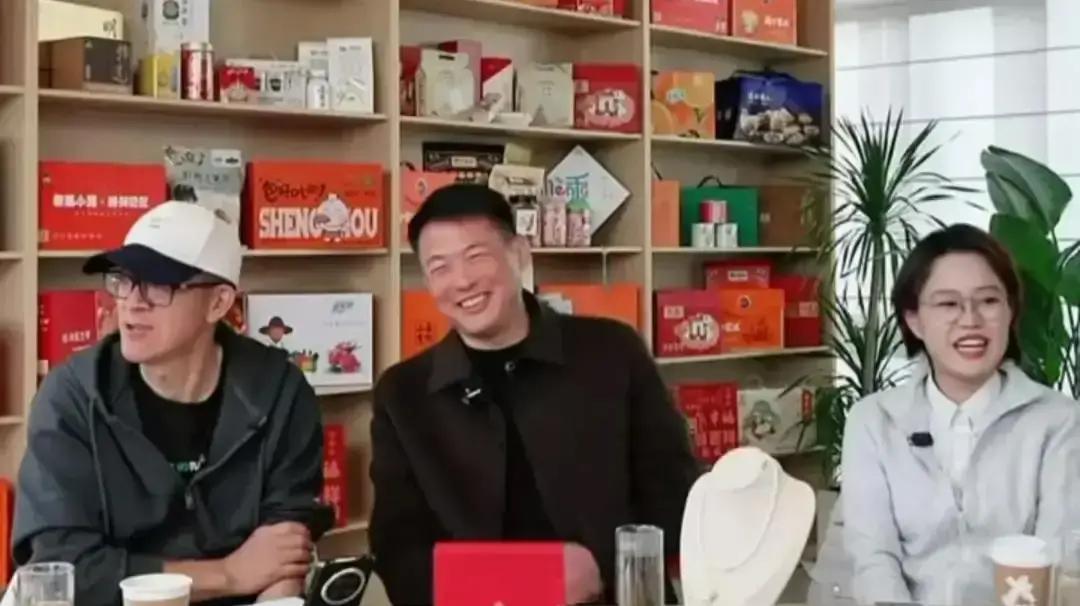 他摔了珍珠，销量却涨了300%。东方甄选俞敏洪这次发飙，救活了整场直播，也揭开了