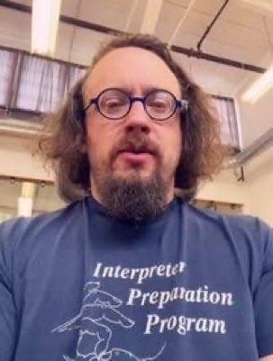 布朗大学枪击案凶手身份已经确认。

布朗大学枪击案凶手已被确认为萨姆·海德，一名