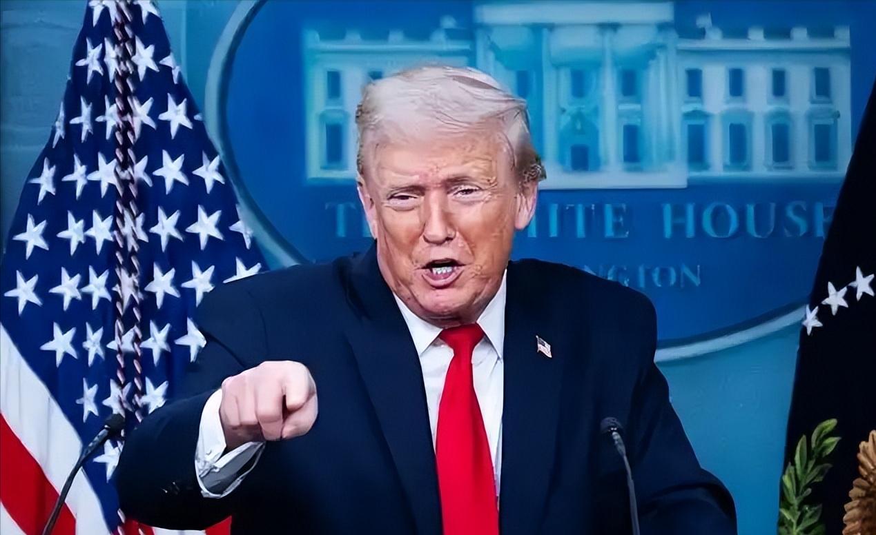 当你正在沉睡时，当你正在沉睡时，美国总统特朗普在达沃斯发表了震惊世界的演讲。
 