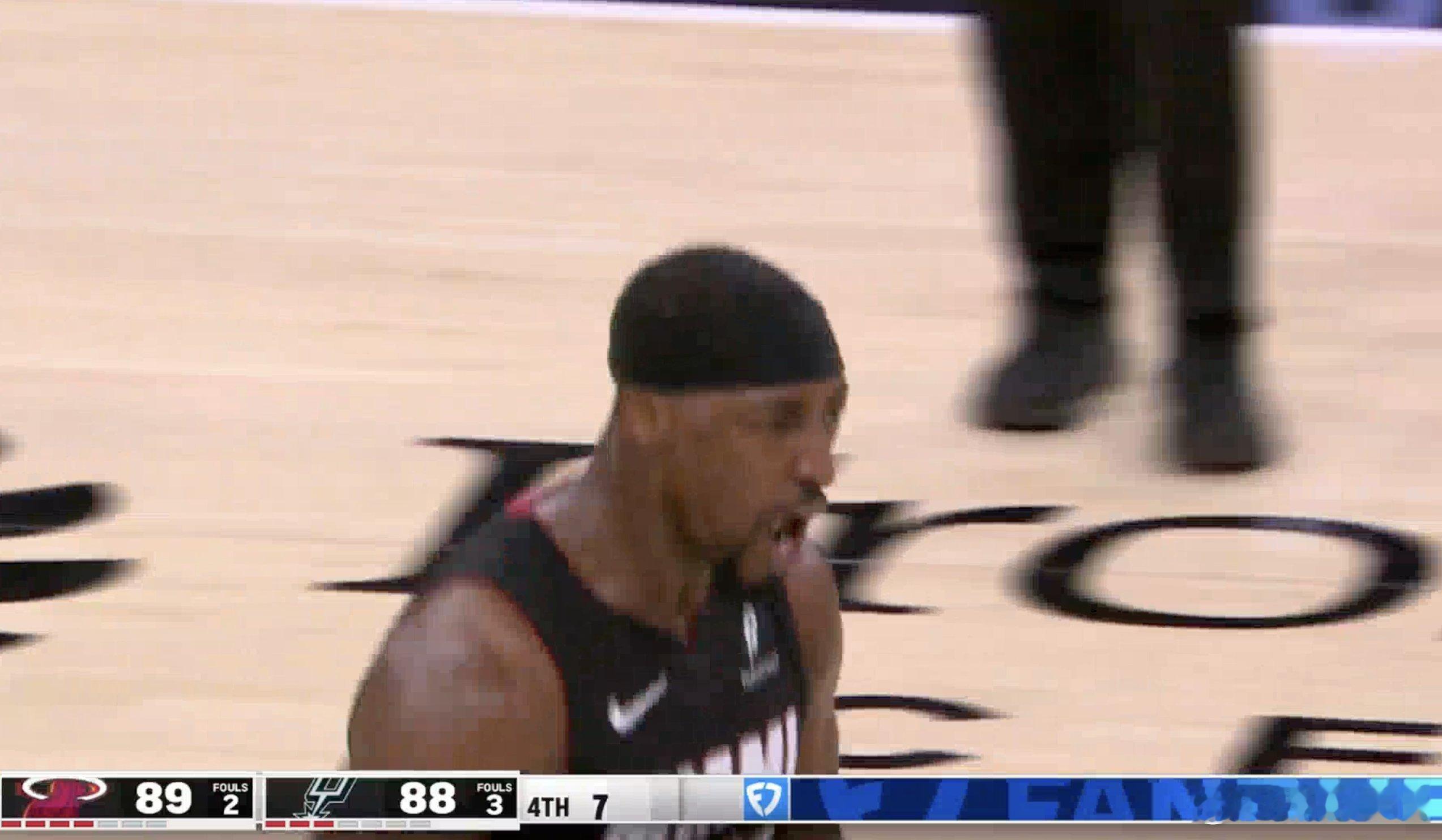 阿德巴约兴奋了，得把场上的队友也带动起来！热火vs马刺新赛季篮不住 ​​​