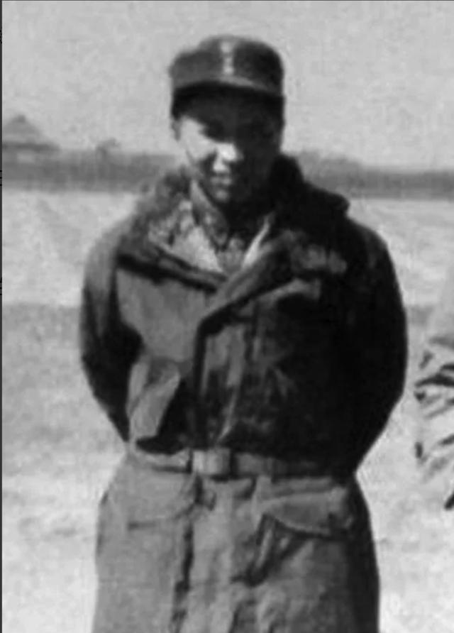 1942年，晋西北，百名日军特战队夜袭致副司令员牺牲！
韩钧1912年出生于河南