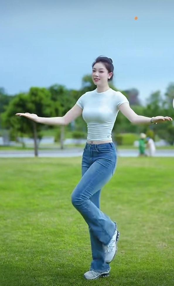 找媳妇就找这个，要样有样，要个有个，还是个才女。勇敢的小伙子，你还想啥？…
找老