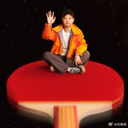 #孙颖莎真听劝#  巴黎奥运会乒乓球🏓女单决赛之后，给教练打电话📱要领奖服。