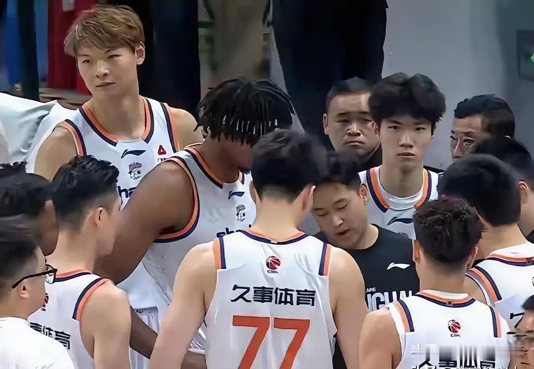 总决赛马上开战，上海队有这三个优势，浙江广厦两点优势，一个劣势。
上海队三个优势