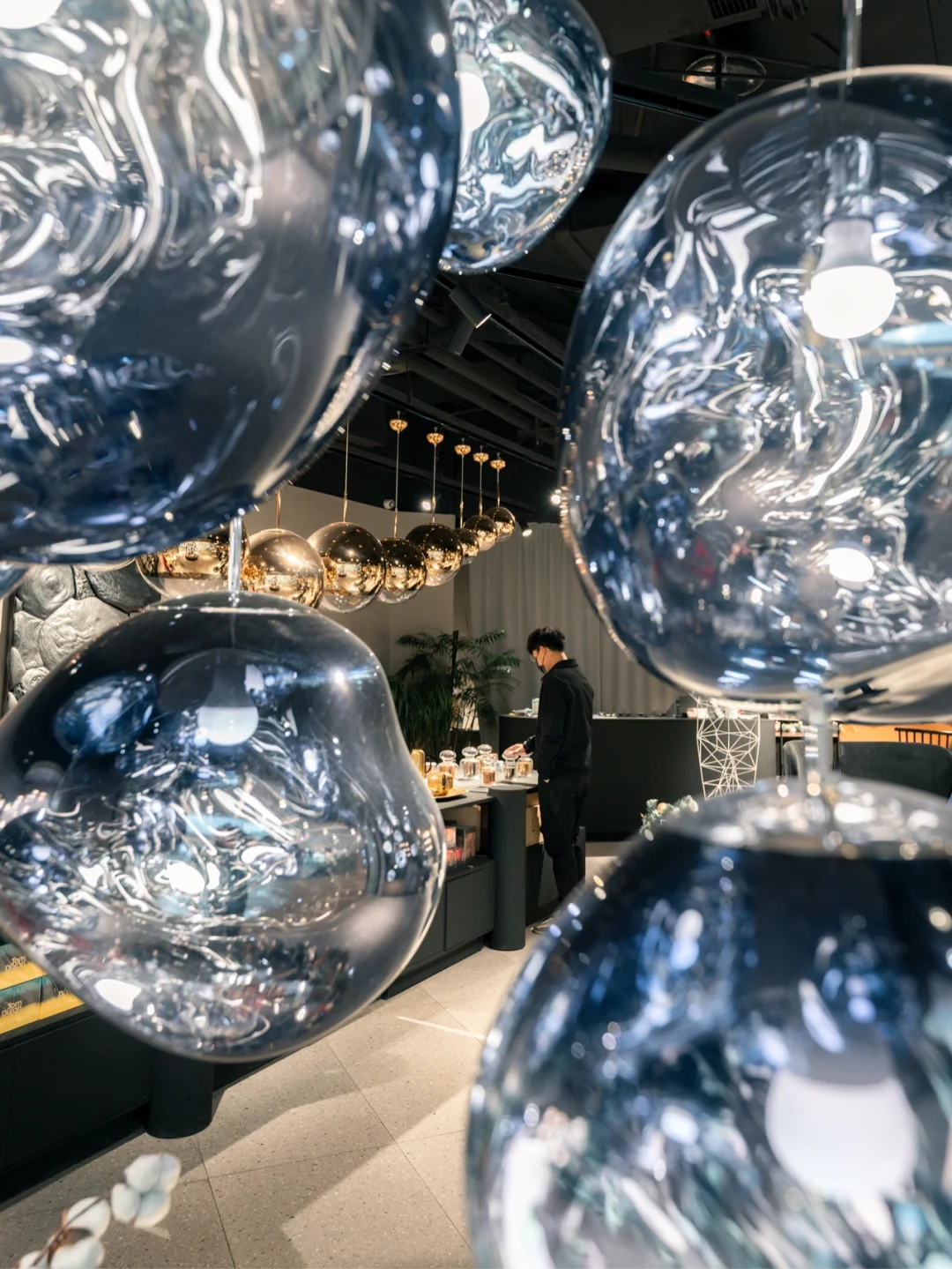 听着Westlife🎵逛着TomDixon🚶仿佛来到了伦敦街头