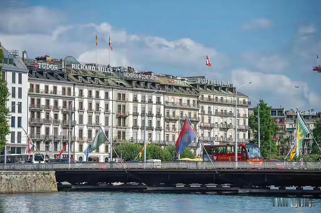 泽连斯基面临的真正困境在于，美俄之间似乎已形成某种默契。普京明确表示