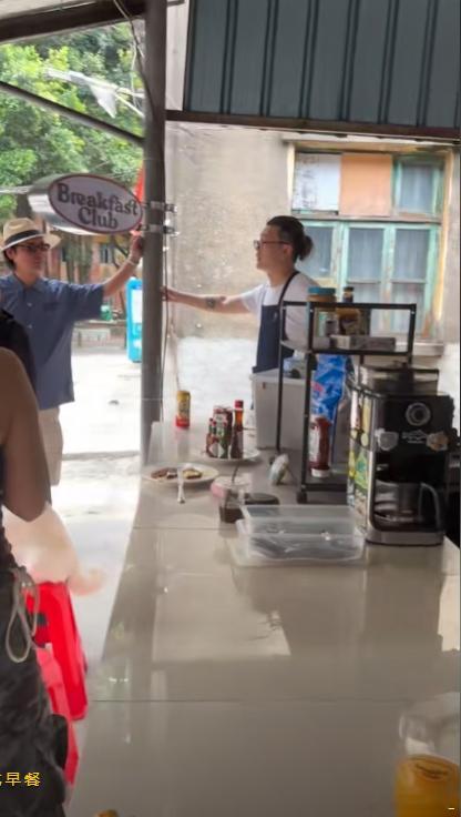 上海多人暴雨中排队喝零下80度咖啡 这就不得不说昨天刷到的广西chill咖啡菜市
