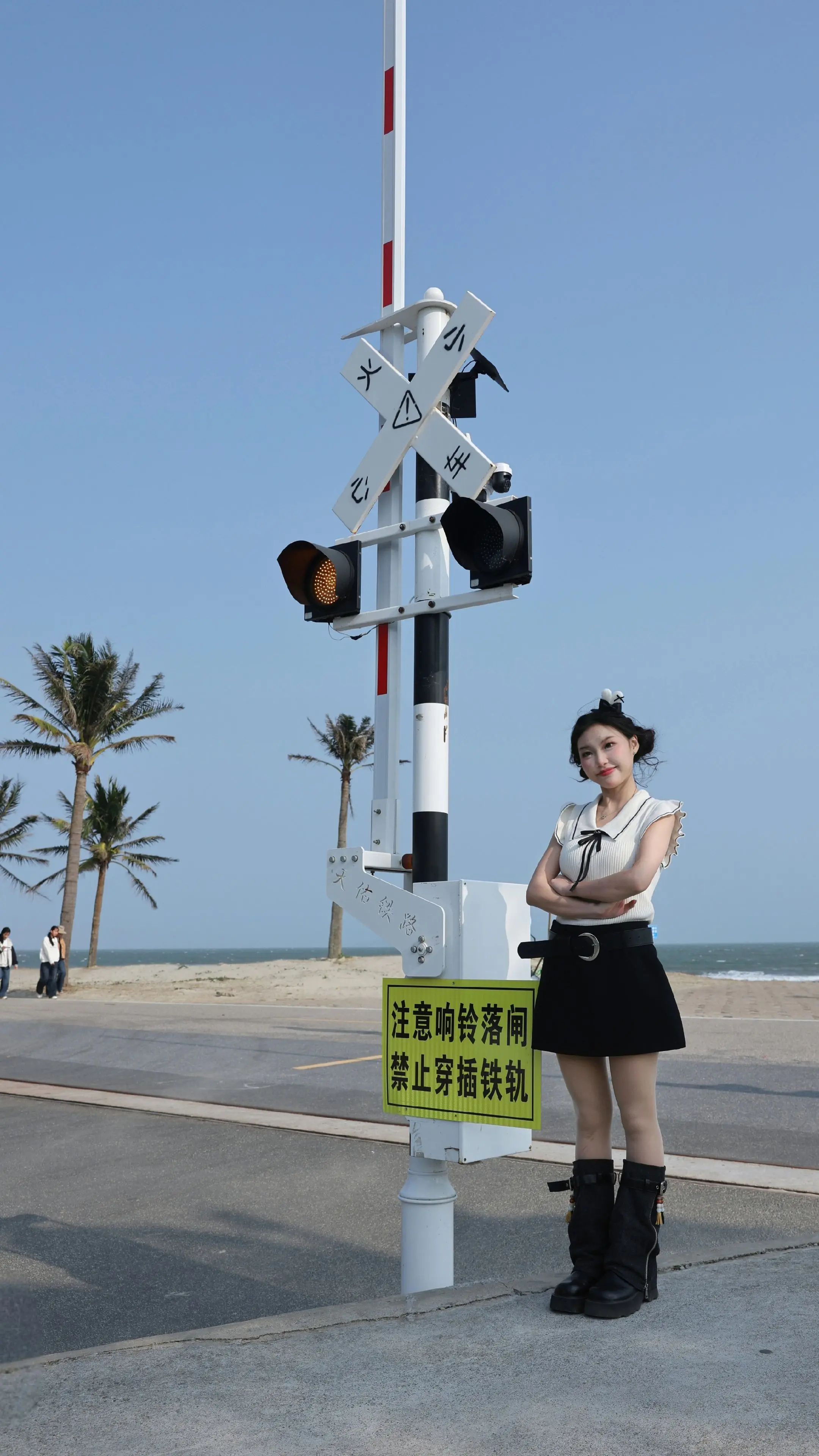 海边氛围感 摄影 复古短裙搭配 打卡点