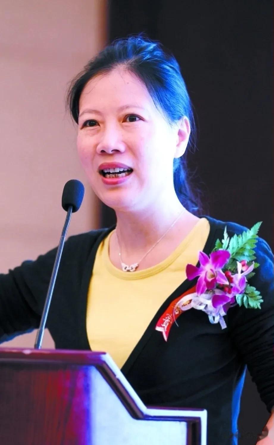 财经专家叶檀说:什么是真正的财务自由?不是说你不用上班，有饭吃，而是说，当你遇到