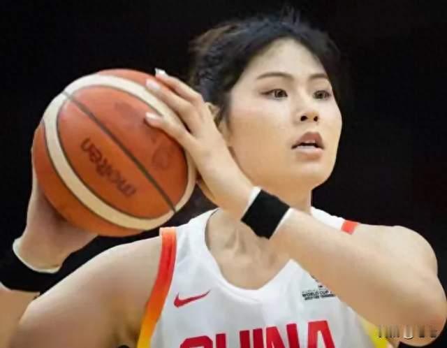 随着李月汝无缘女篮世界杯后，巴特尔毫不客气“罕见”表态