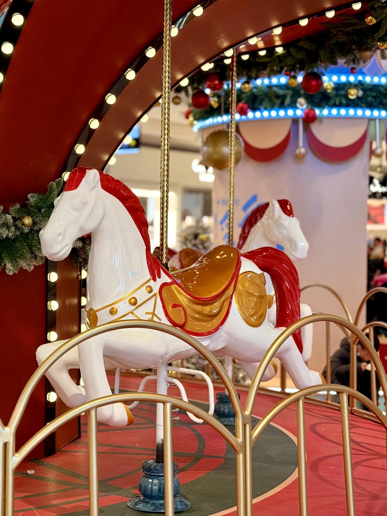 作为曲江商业常青树，金地广场今冬迎来11周年，整个周年庆活动，被塑造为巨型游乐场