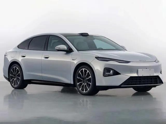选新款海豹06EV，还是等全新换代海豹07EV？

全新海豹07刚完成工信部申报