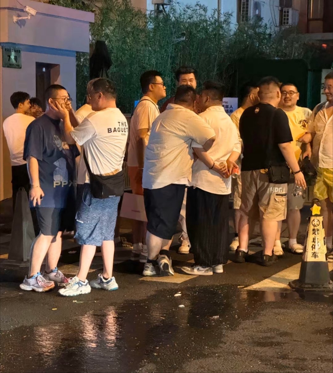 用你最高文化水平给这幅图配一句话 ​ ​​​