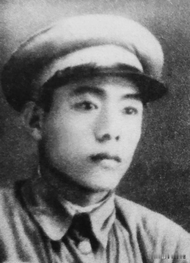 李玉才，1921年1月生于山东安丘，中共党员，志愿军第40军118师352团3营