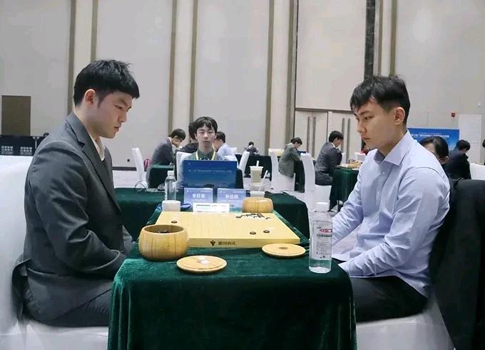 官子短板~轩工半目惜败
顽强拼搏~朴总胜负大师



被寄予厚望的中国三豪之一，