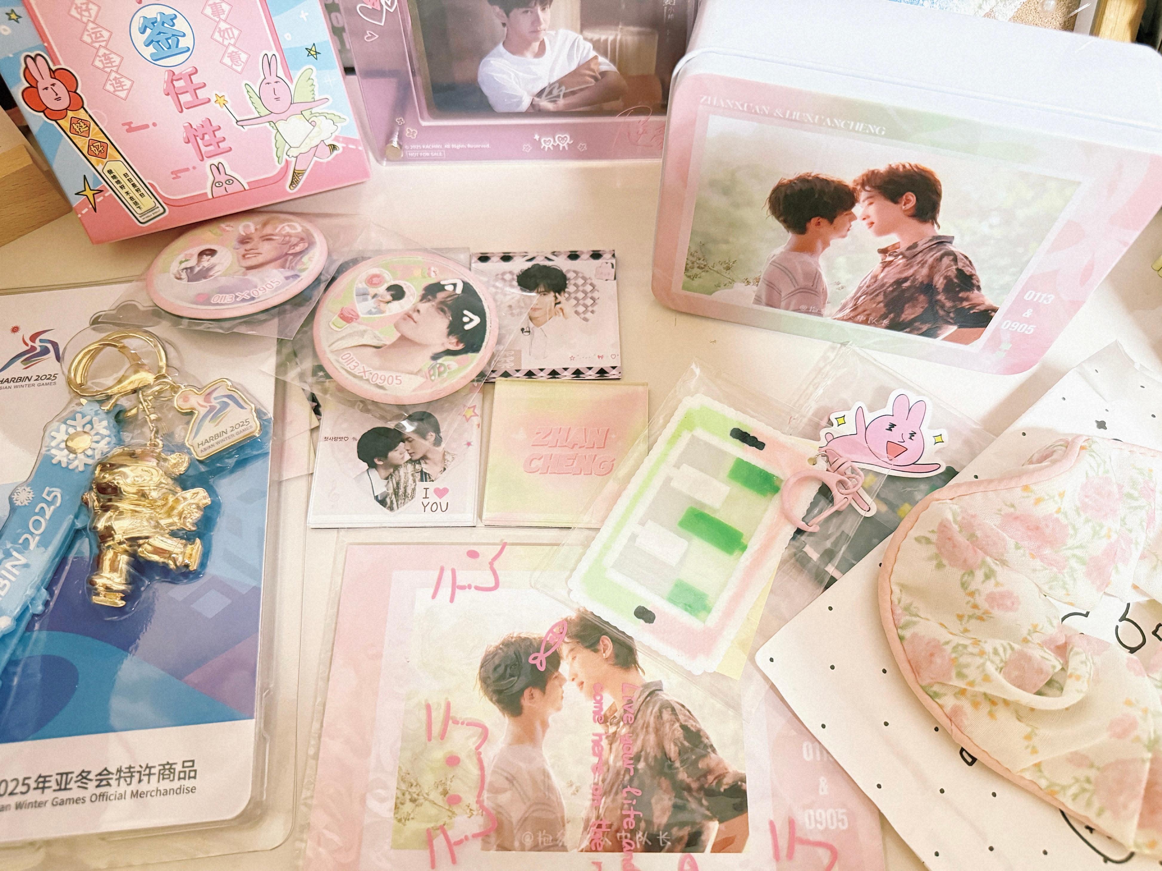 被一个很爱的粉红兔子宠了🥰手搓冰箱贴太美萌了！我要大夸特夸！还给最爱看捡手机的