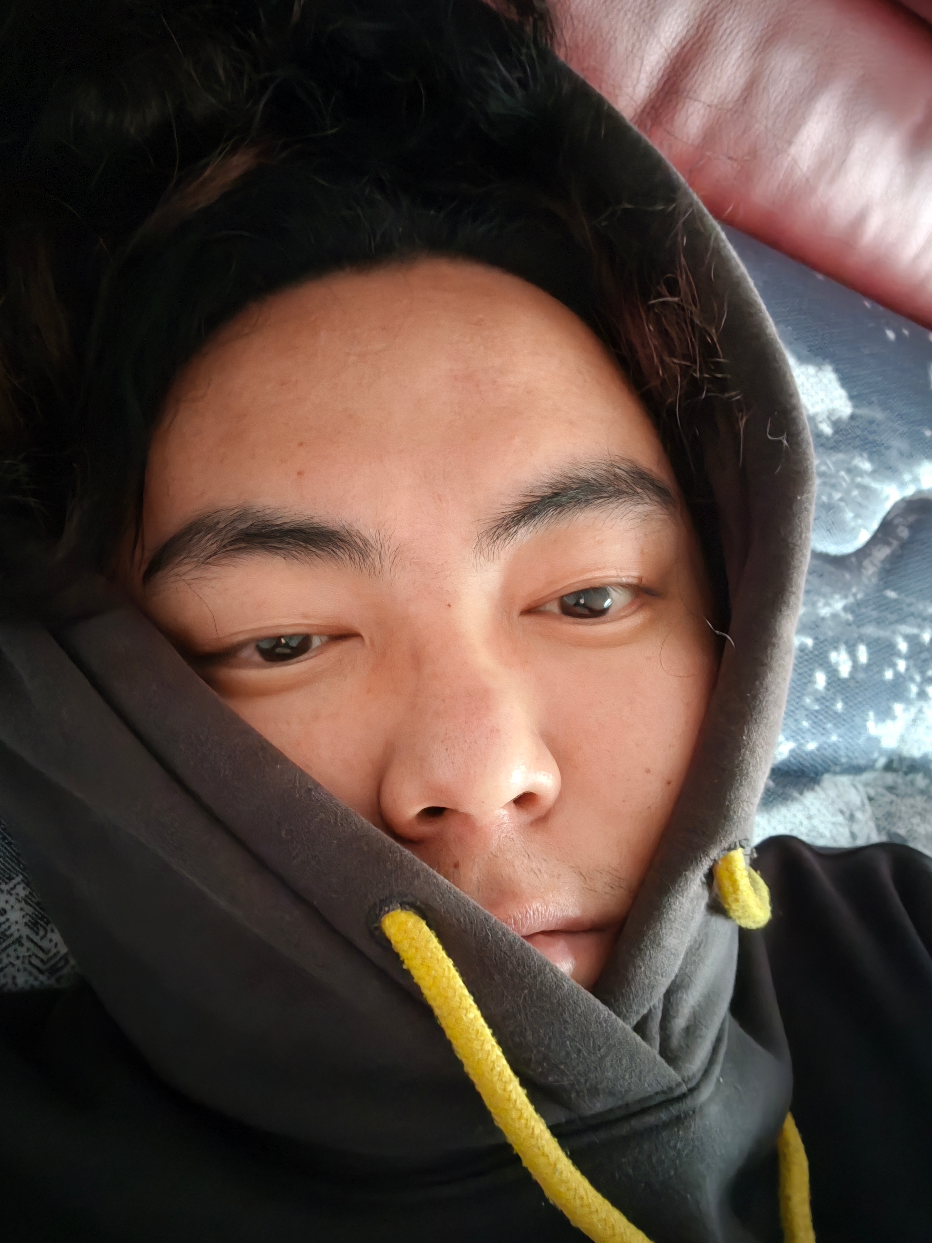 中央空调还是得买大品牌啊，我躺着40分钟了还不热。要冻死了。 