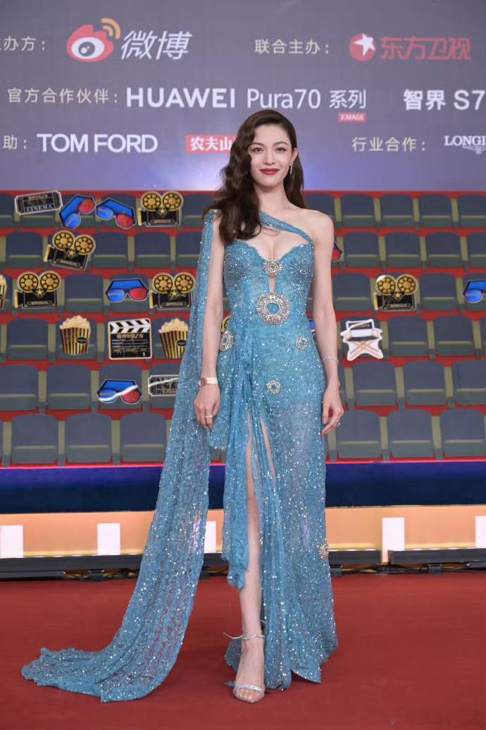 微博电影之夜的女明星：钟楚曦、刘浩存、金晨、王影璐、文淇、宋佳   ​​​