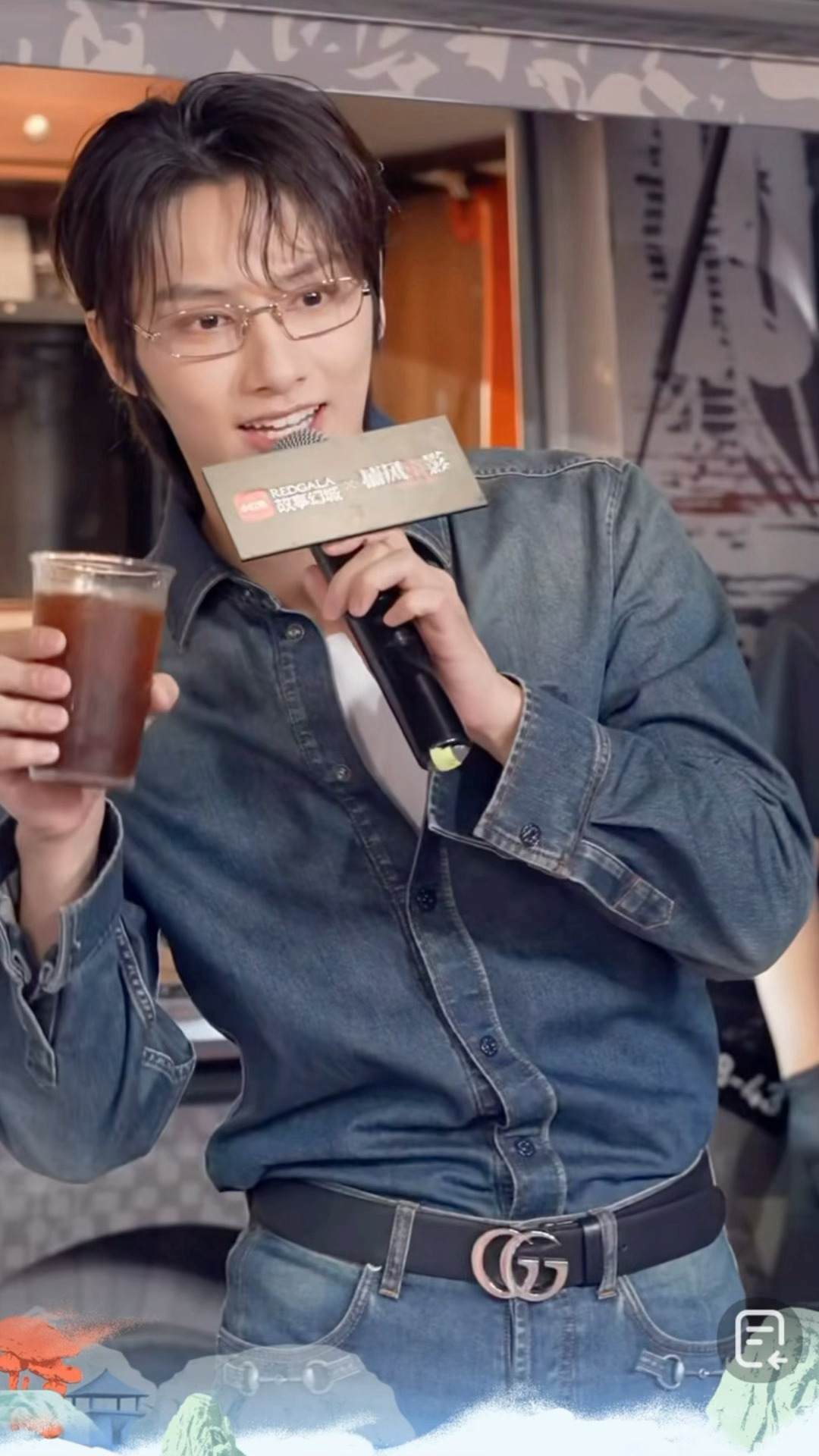 redgala文俊辉出现的那一刻世界都明亮起来了这个金边眼镜也太帅了 