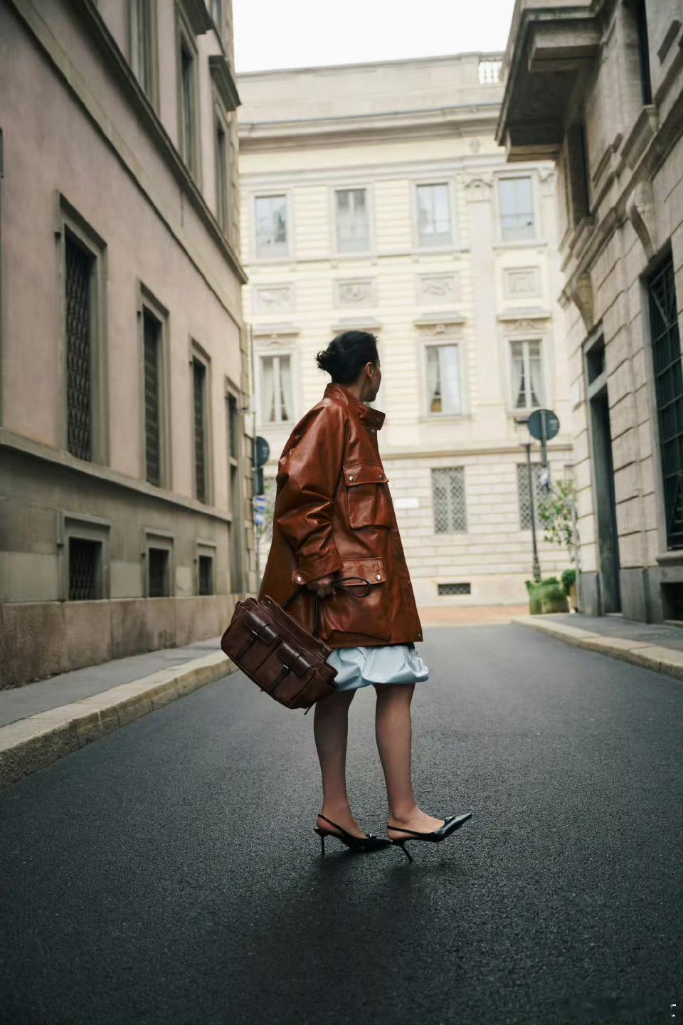 贾玲G社生图真服了，贾玲G社生图都敢看，这镜头连法令纹都拍得一清二楚。但实话实说