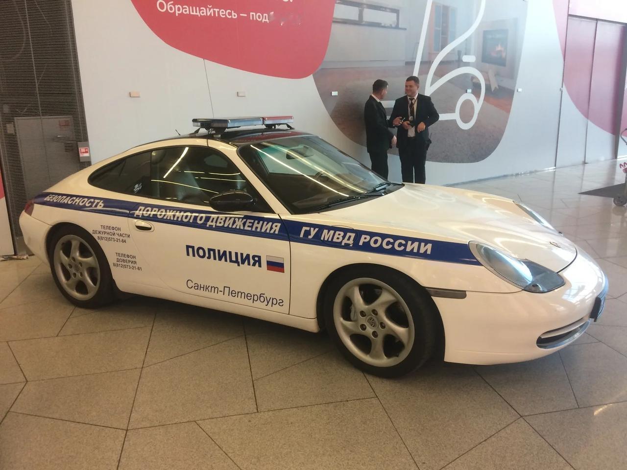 俄罗斯警察的保时捷911