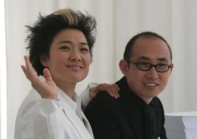 潘石屹能向中国缴纳财产转移境外所得税20亿元吗？
潘石屹夫妇长期居住在美国，他妻